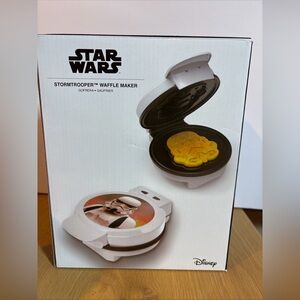 Star Wars Waffle Maker Stormtrooper Disney NEW Uncanny brands